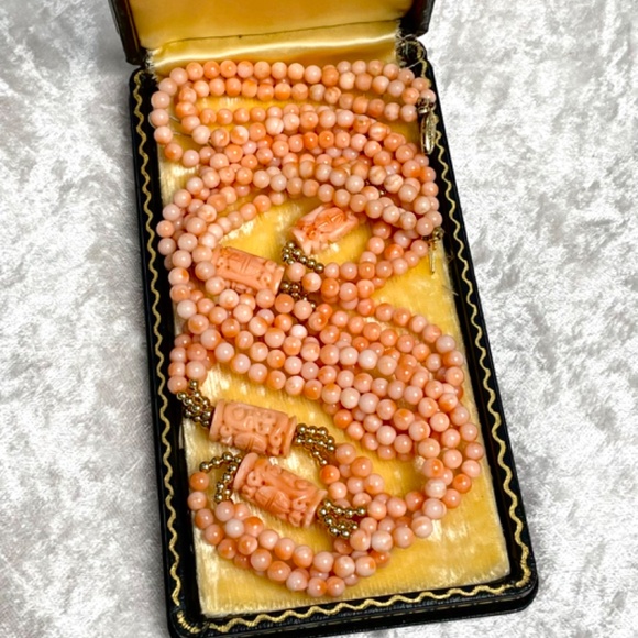 Vintage Angel Skin Coral 14K Gold Carved Shou Bead Triple Strand Necklace - Picture 7 of 12